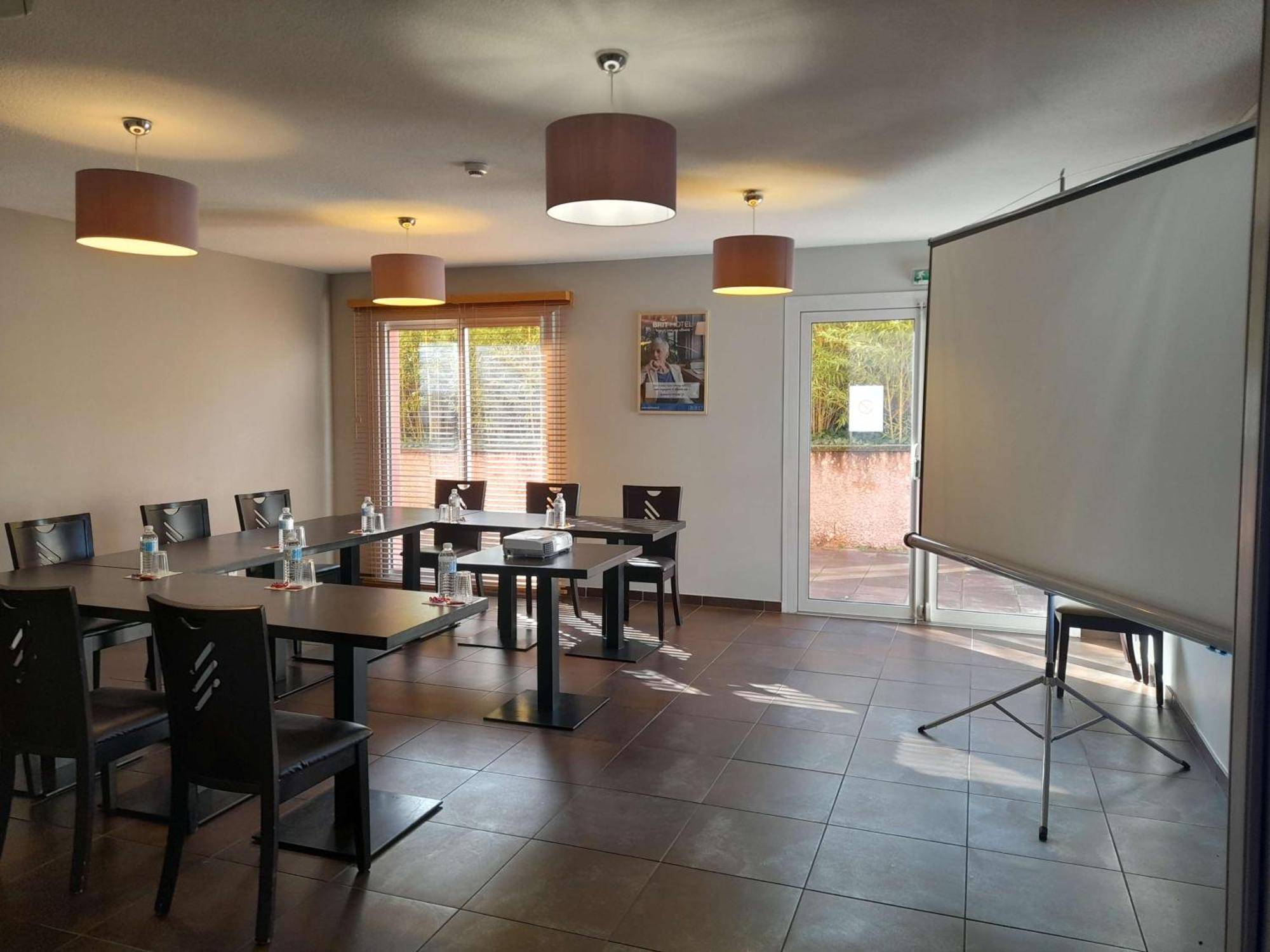 Brit Hotel Confort Montauban Kültér fotó
