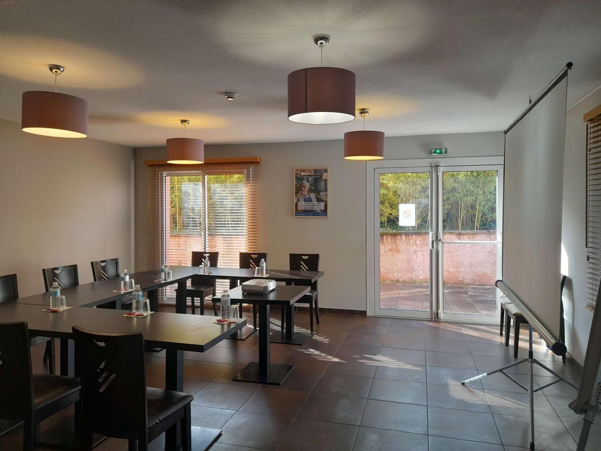 Brit Hotel Confort Montauban Kültér fotó