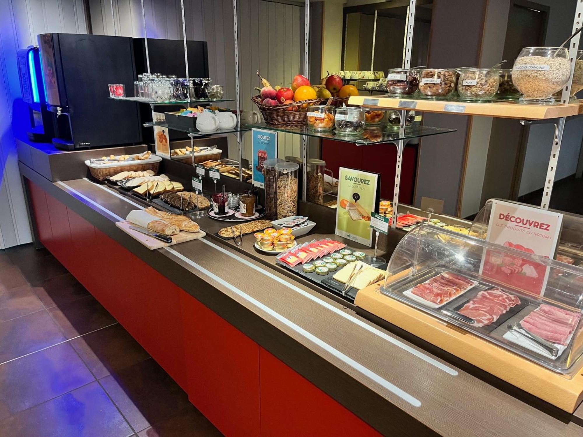 Brit Hotel Confort Montauban Kültér fotó