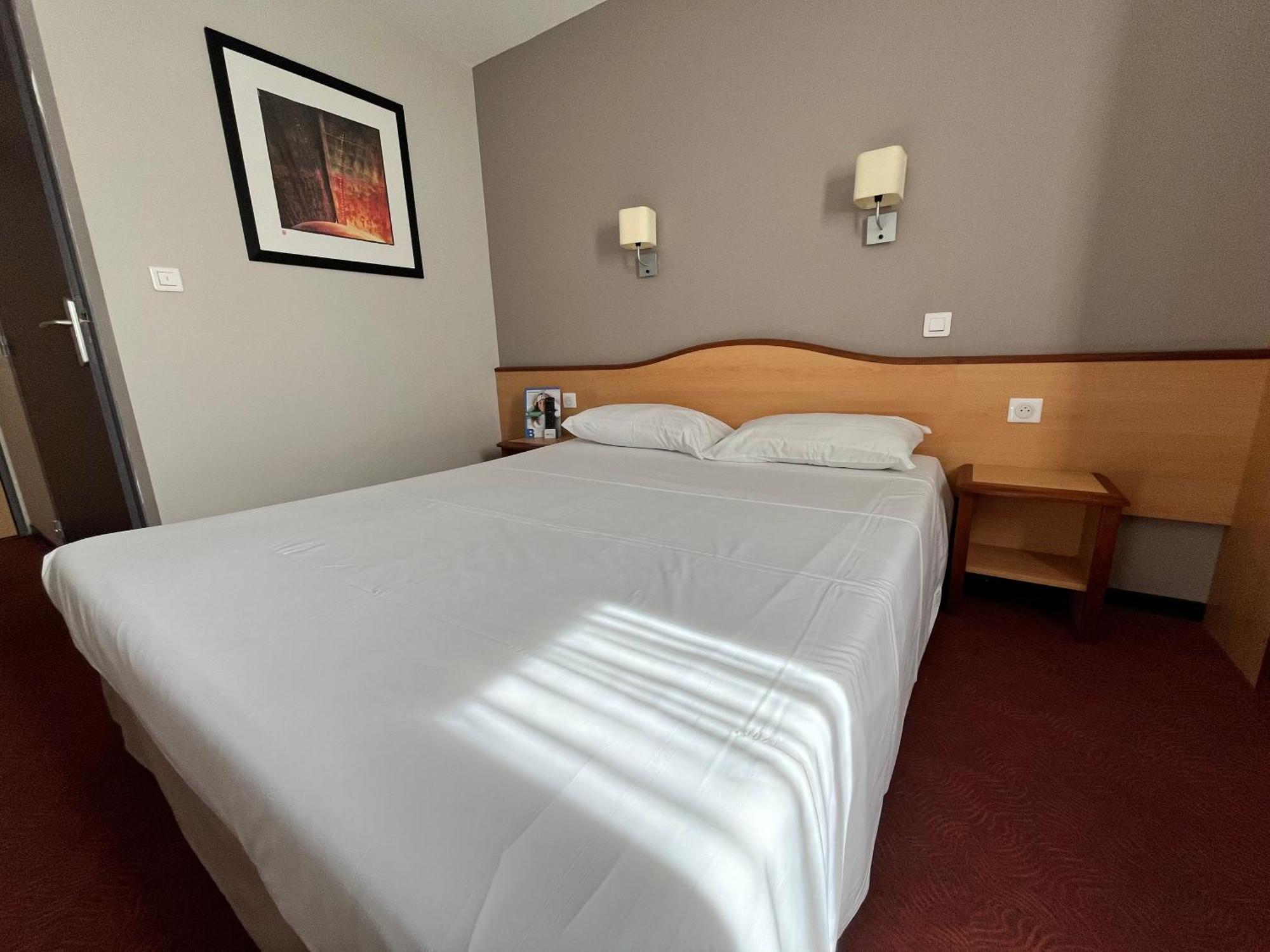 Brit Hotel Confort Montauban Kültér fotó