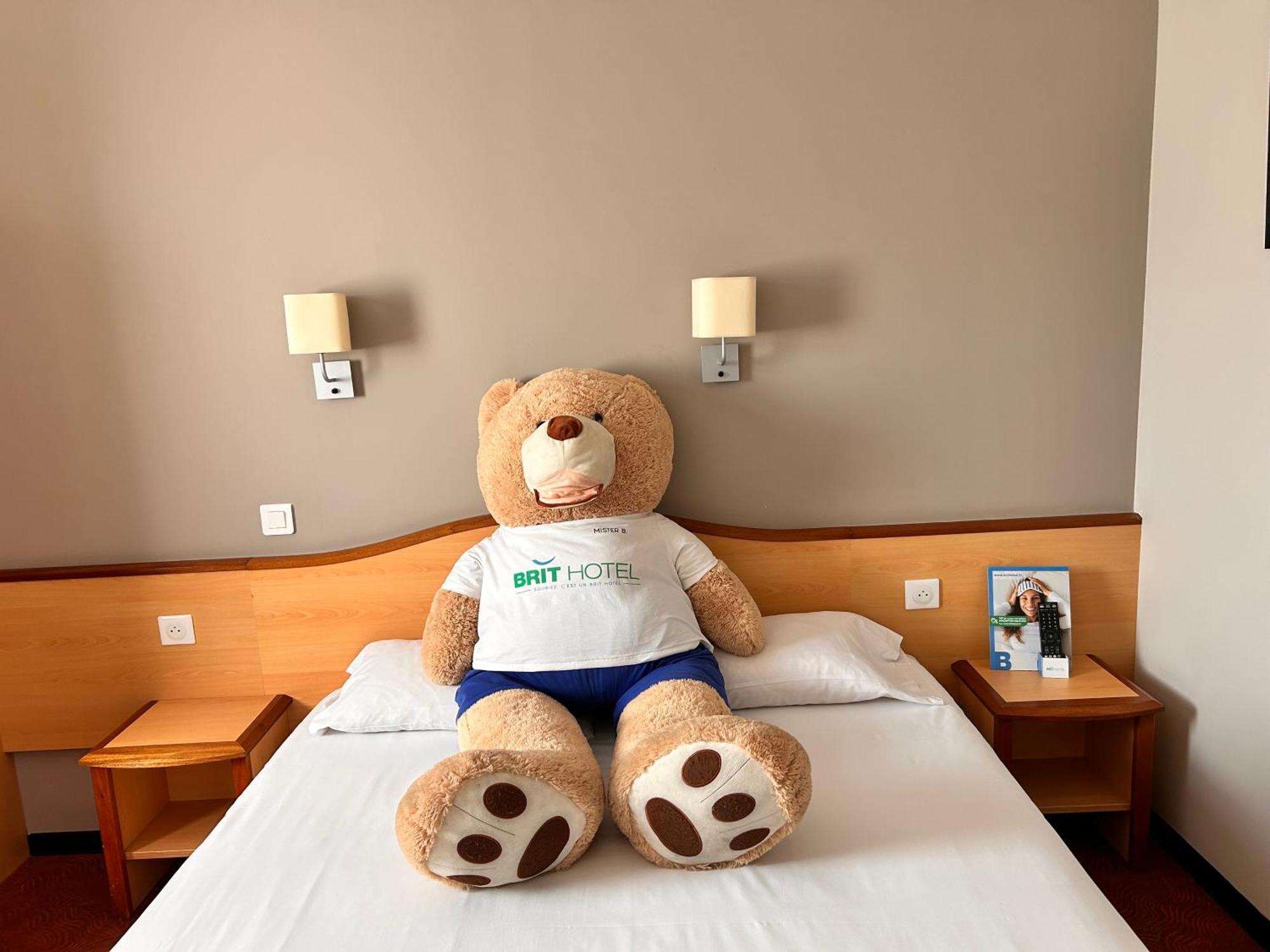 Brit Hotel Confort Montauban Kültér fotó