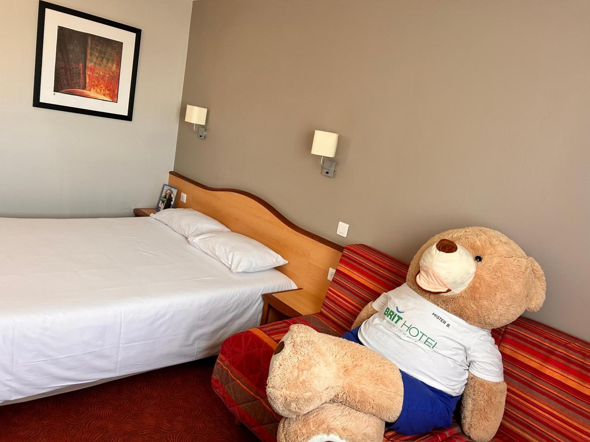 Brit Hotel Confort Montauban Kültér fotó