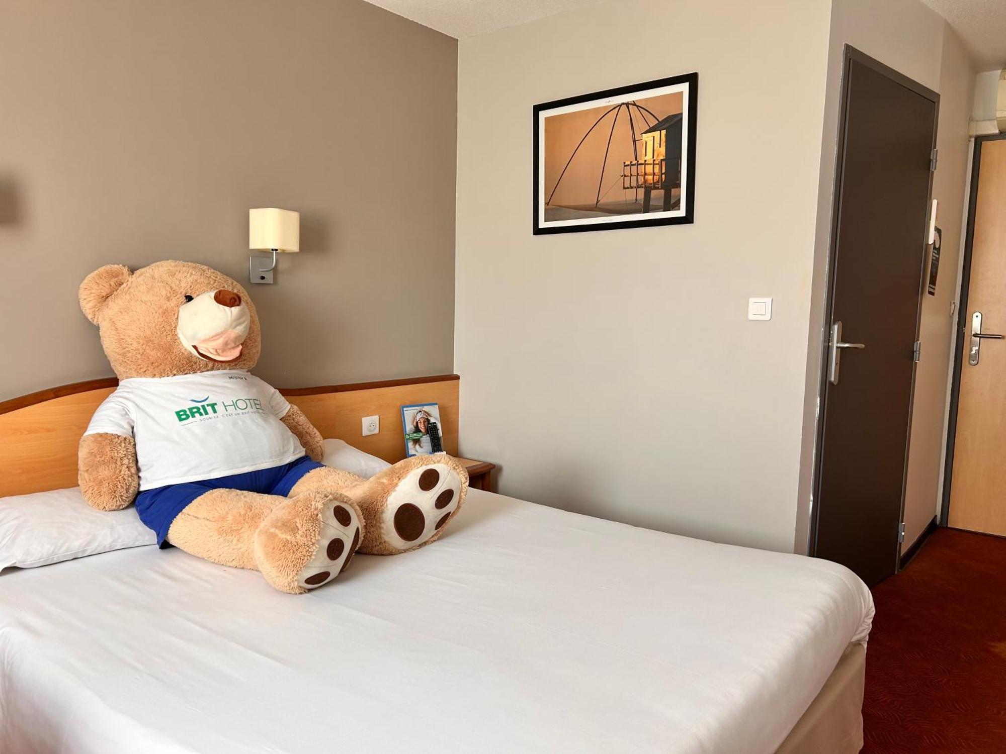 Brit Hotel Confort Montauban Kültér fotó